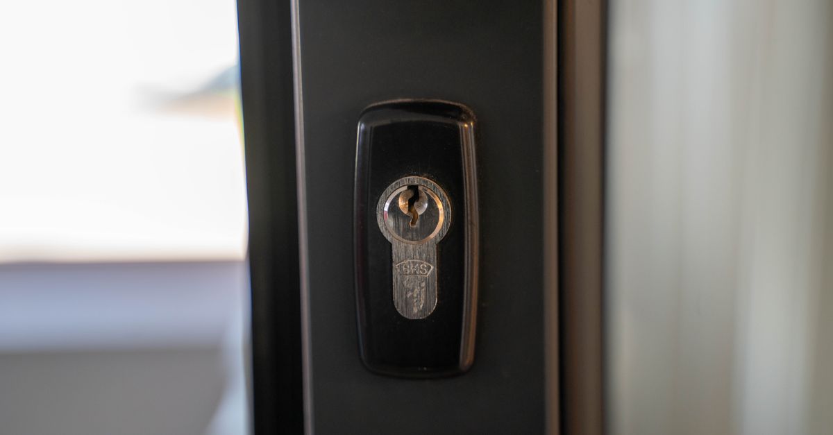 locksmith service technician — Bolt Locksmiths